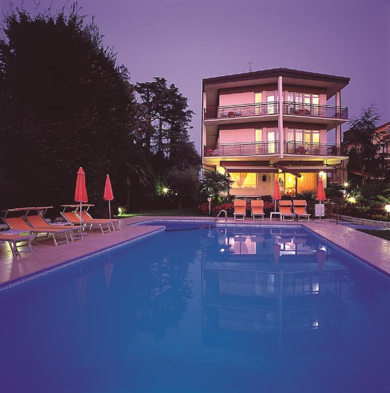 Hotel Astoria Lido Sirmione Exterior photo