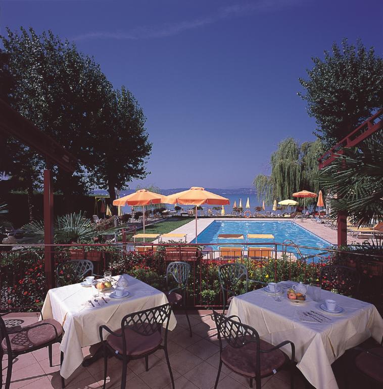 Hotel Astoria Lido Sirmione Exterior photo